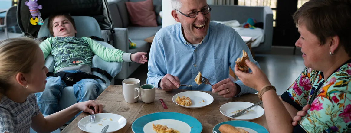 Sverre en zijn familie in het Boshuus